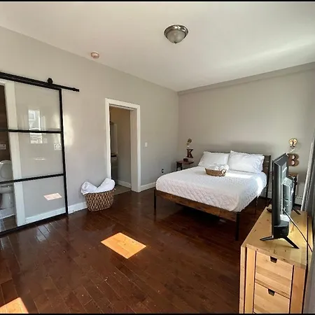 Newly Renovated One Bedroom Apartment !